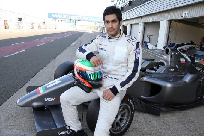 نخستین راننده ایرانی در مسابقات اتومبیلرانی فرمول۲