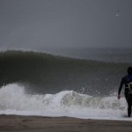 یک زن ۲۶ ساله موج سوار ایرلندی در سواحل چابهار